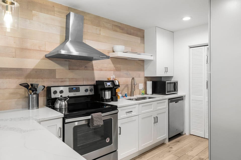 Gorgeous kitchen and finishes making your beach vacation  even better! 