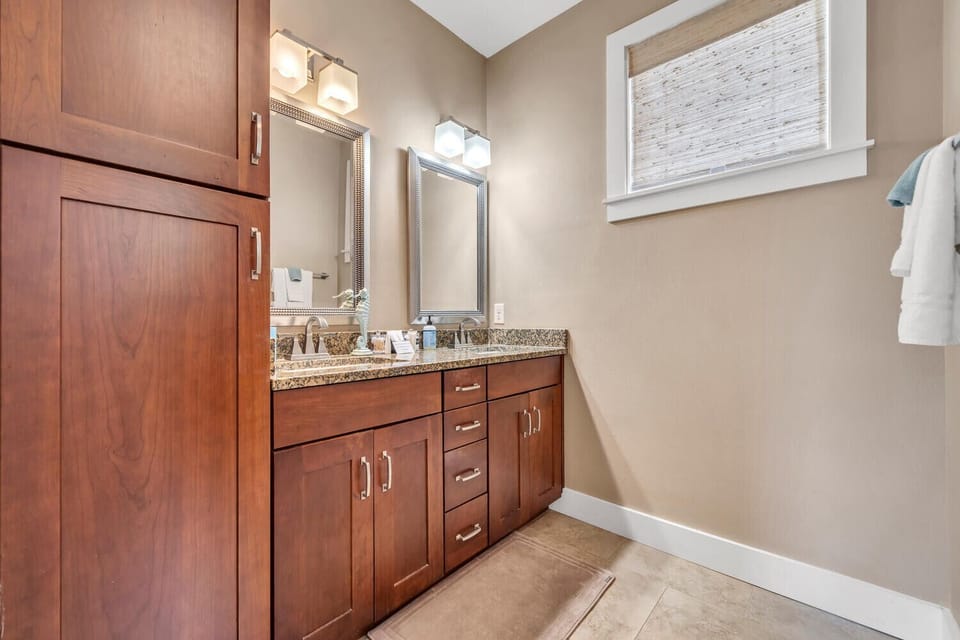 En suite, 1st floor primary