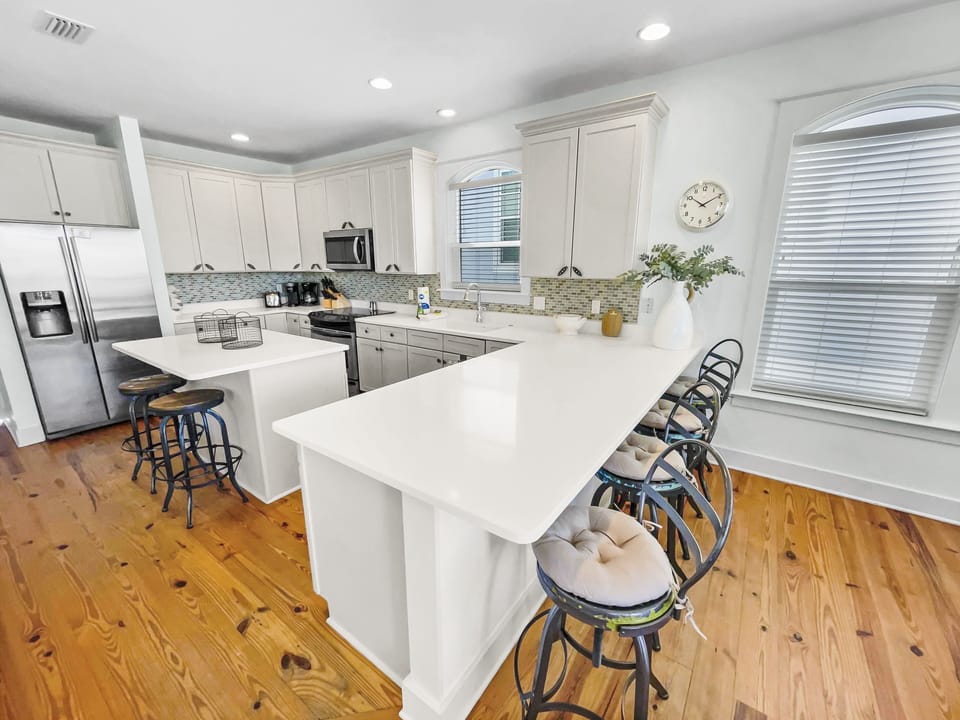 House, 5 Bedrooms | Private kitchen | Fridge, oven, coffee/tea maker, toaster