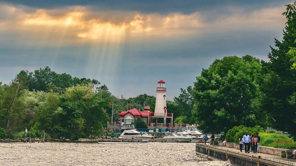 Port Credit lighthouse and boardwalk