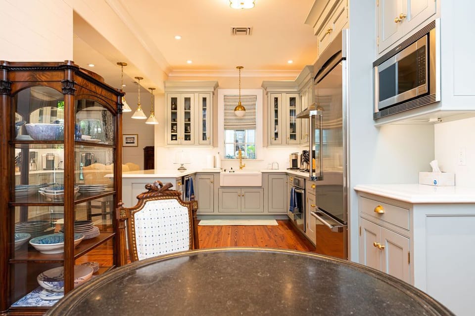 Breakfast / Coffee Table & Custom Kitchen 