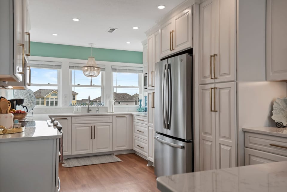 Newly renovated kitchen with all new appliances and amazing views!