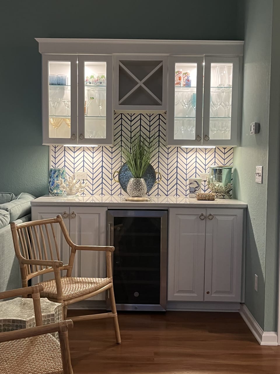 Mini bar between kitchen and main sitting area. Perfect for cocktail hour!