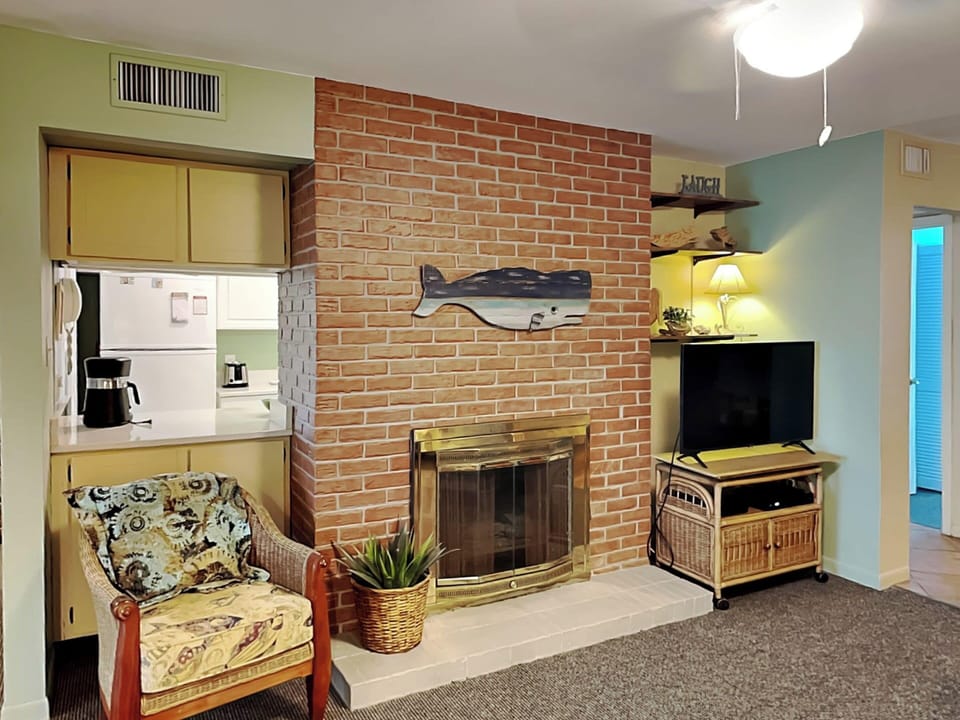 Condo (2 Bedrooms) | Property amenity