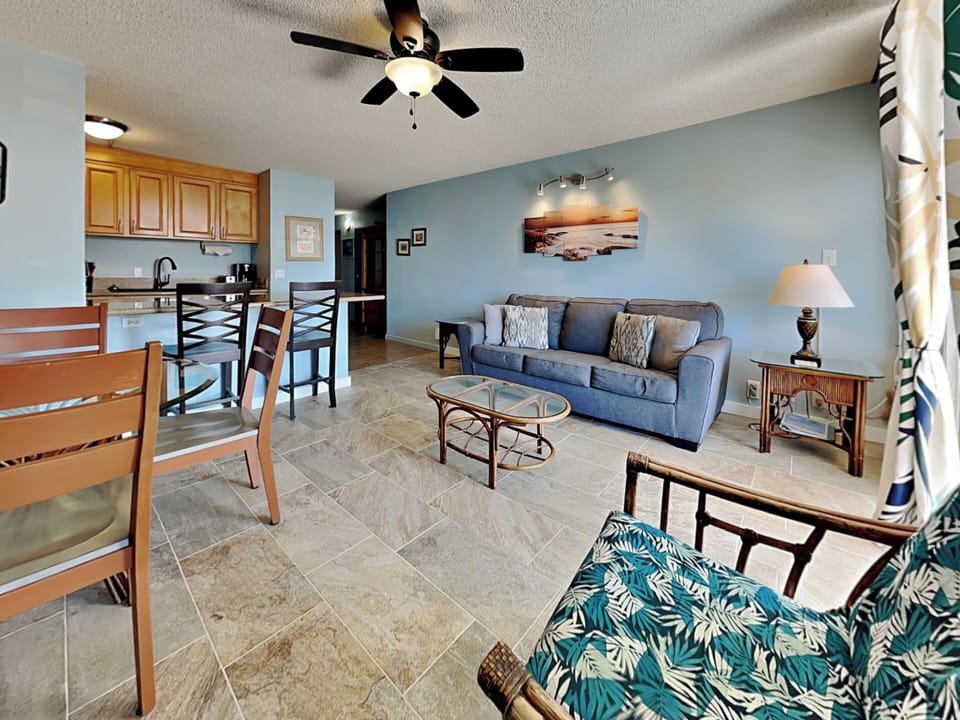 Condo (2 Bedrooms) | Property amenity