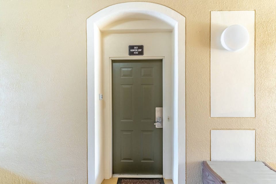 Private entrance with keyless lock