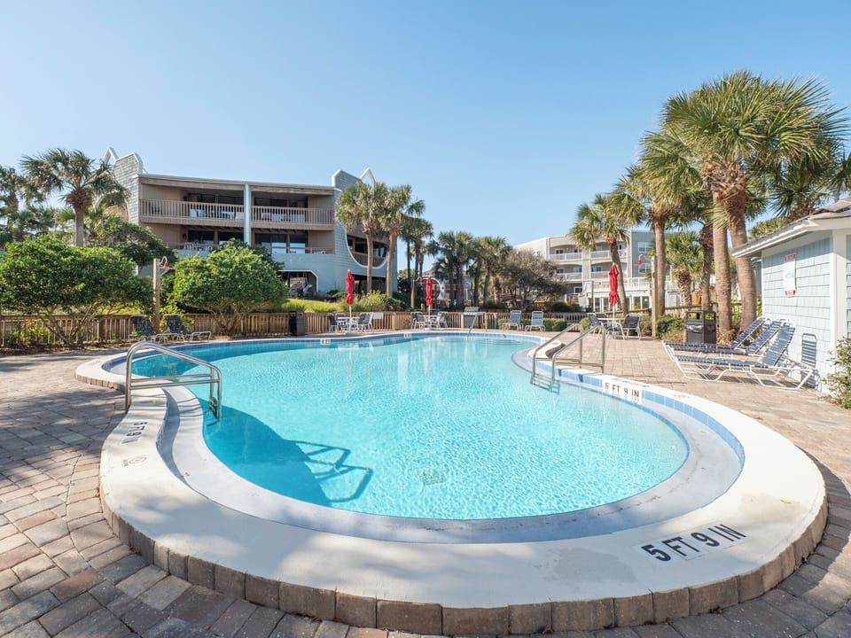 Condo (2 Bedrooms) | Property amenity