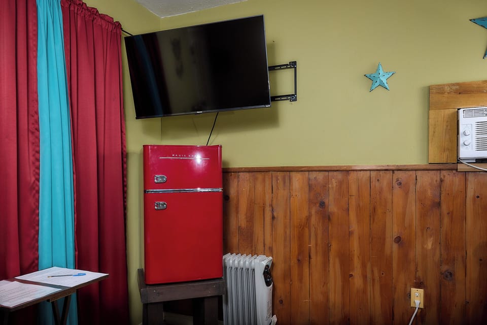 Cabin, 1 Bedroom, Smoking, Garden View | Room amenity