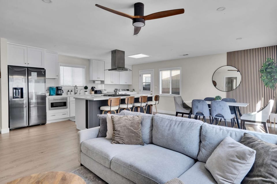 Open floor plan allows your group to spend time with one another in a relaxing space.