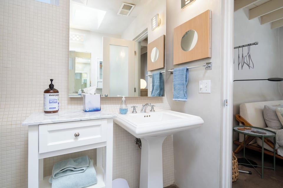 Fiddler's Retreat by Kokopelli Property Management Apartment in Santa Fe