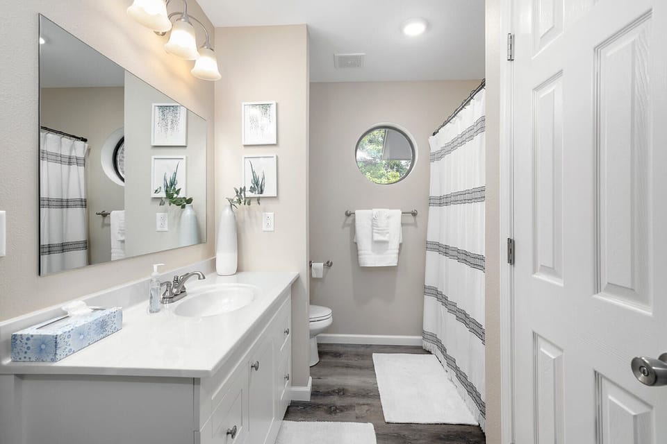 Main-floor en-suite full bathroom 
