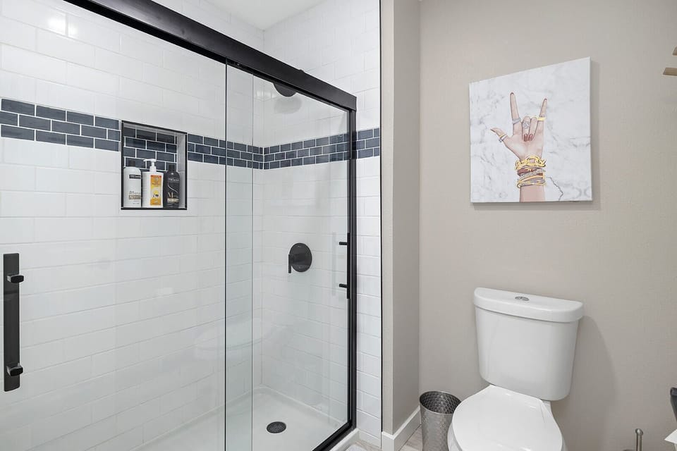 King Master Suite with walk in Shower