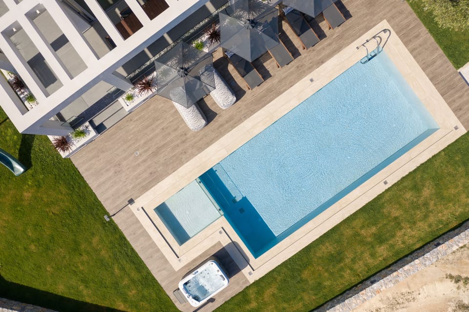 Bird view of the pool area
