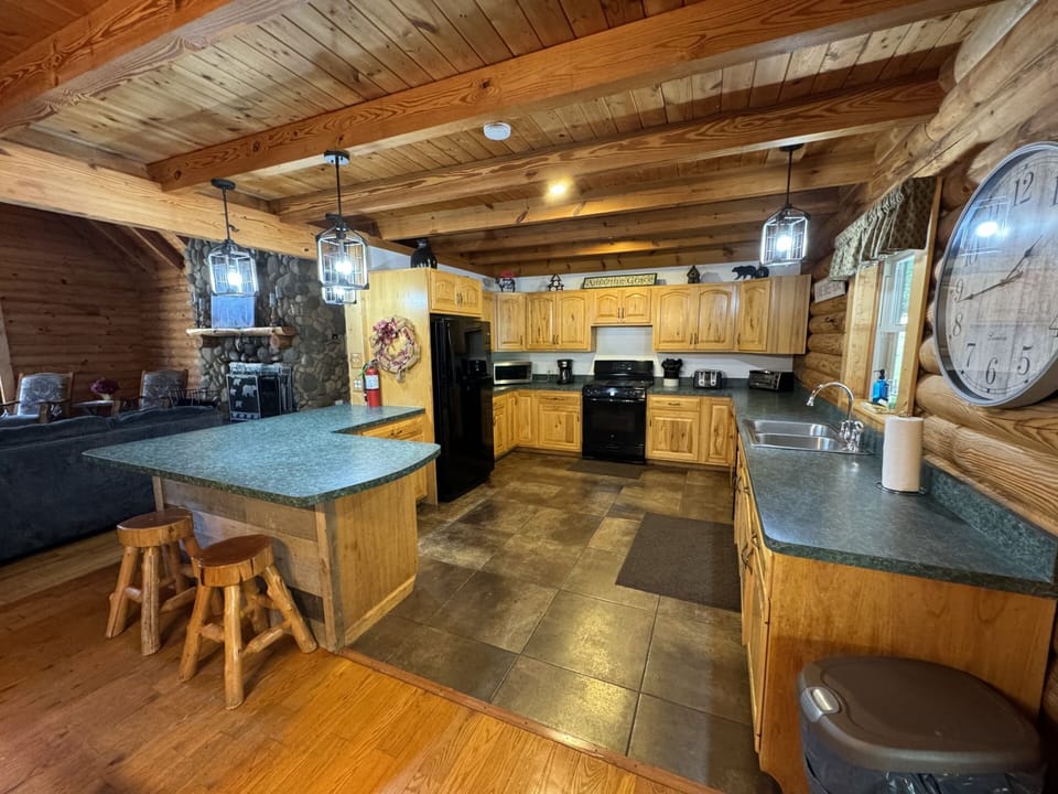 8_Mountain_View_Lodge_1st_Choice_Lodging