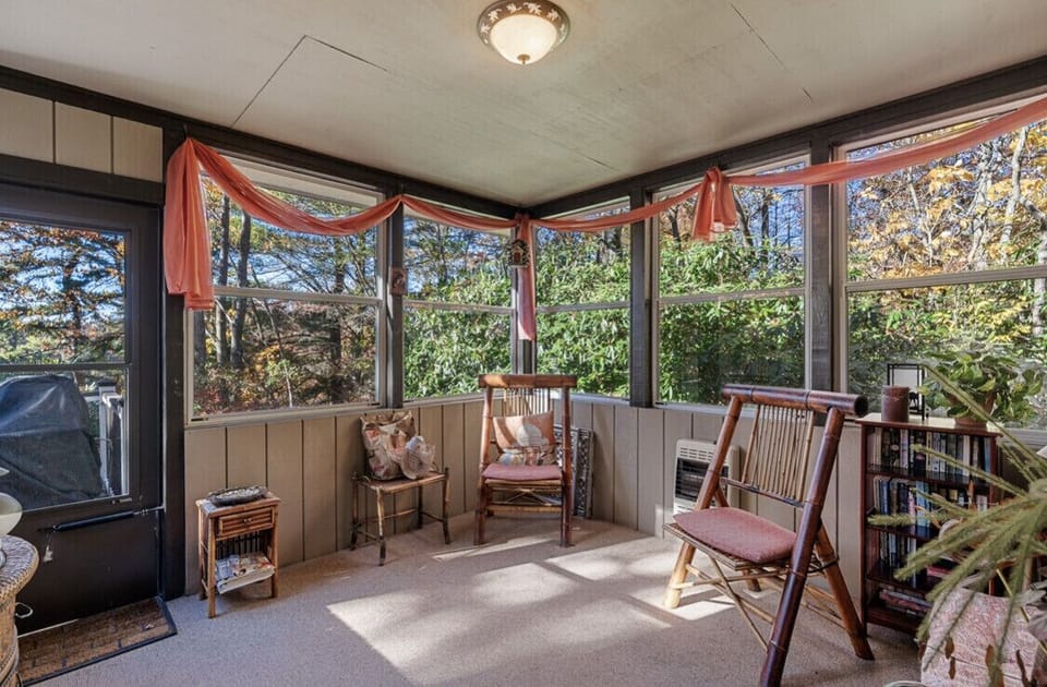 Screened porch, lake views