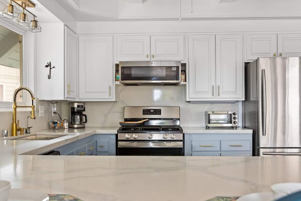 Full kitchen