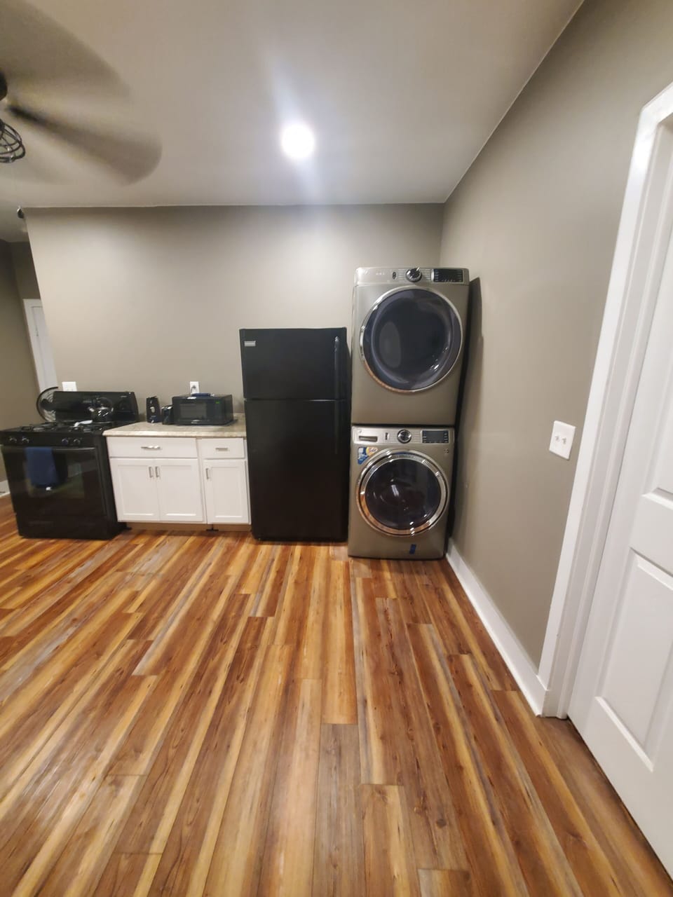 Kitchen with Washer Dryer