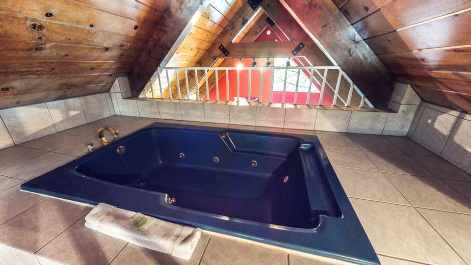 Whirlpool Tub