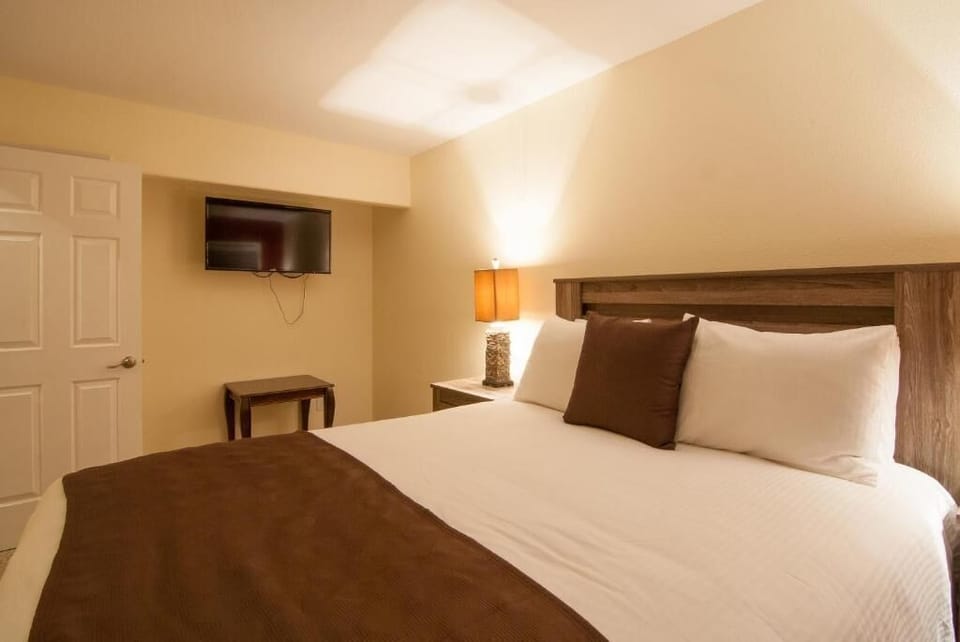 Downstairs Bedroom