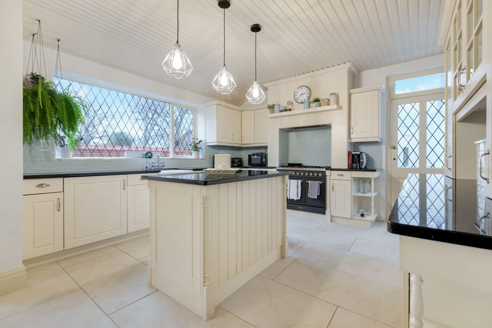 Superior House, Private Bathroom | Shared kitchen