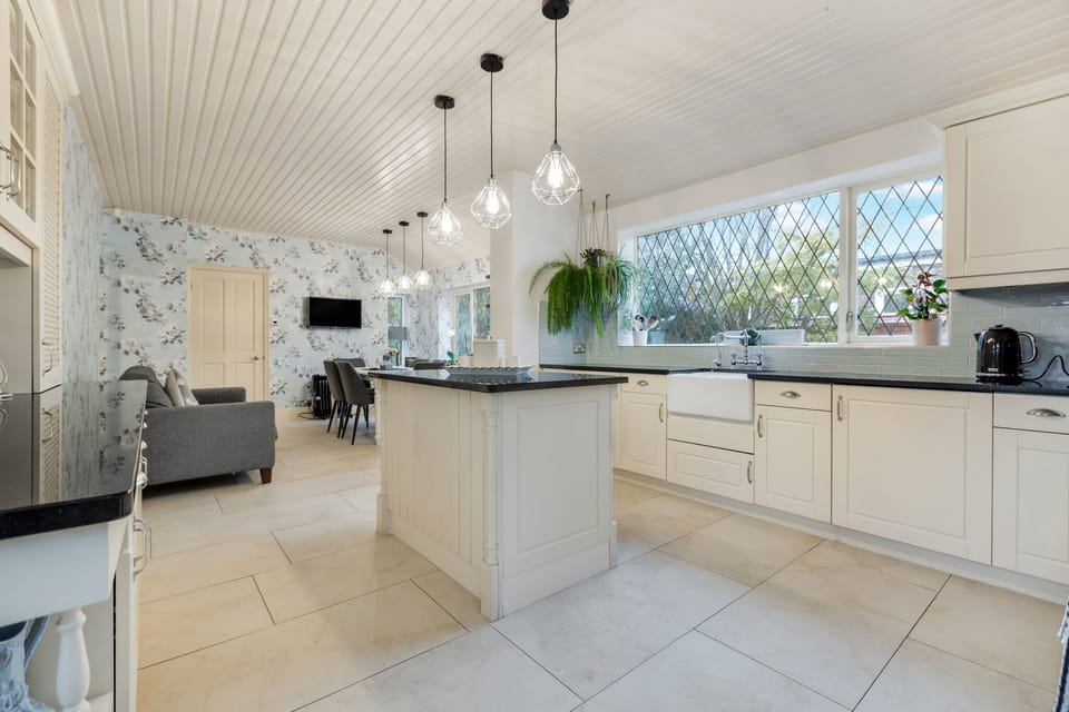 Superior House, Private Bathroom | Shared kitchen