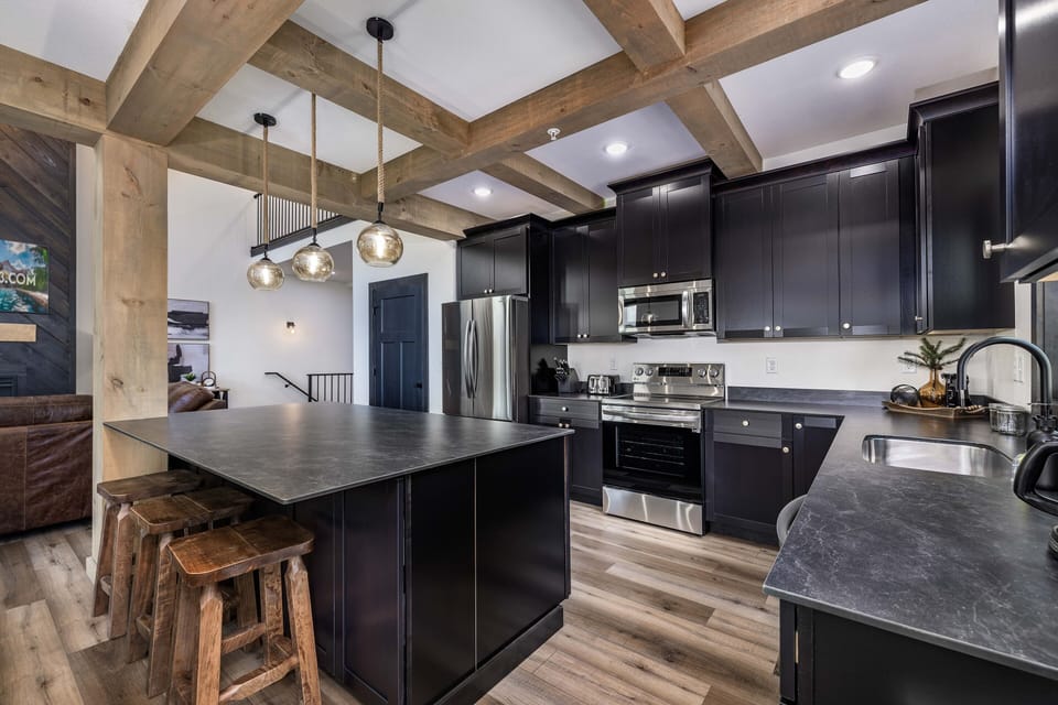 Huge open fully stocked kitchen