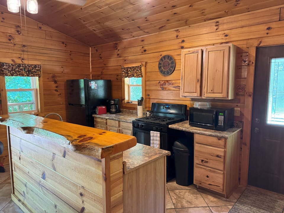 First Choice Lodging - Forrest Edge 8