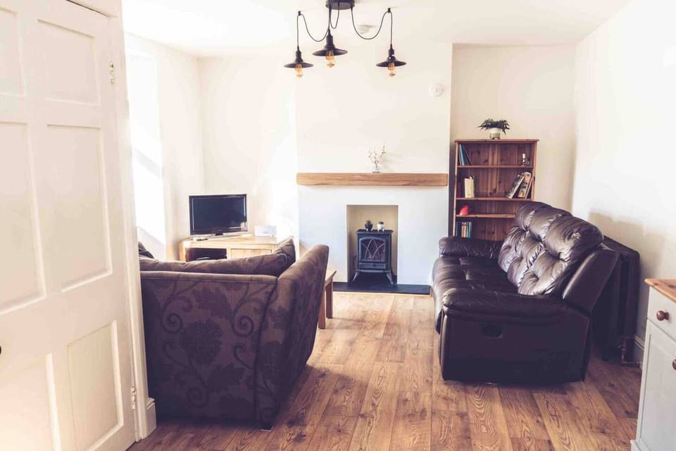 Cottage | Living room | 30-inch TV with digital channels