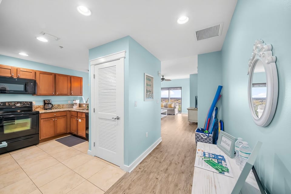 With a full kitchen, spacious living room, and washer/dryer, you are bound to have a memorable Panama City Beach vacation.
