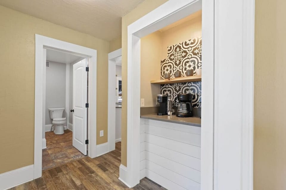 Directly across from beautiful Manito Park—perfect for morning strolls or picnics.