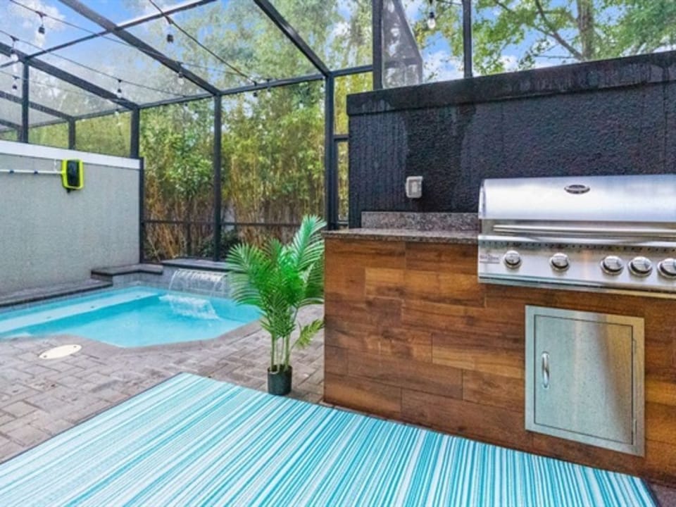 Your own private Oasis  is a peaceful retreat from the crowds of Orlando.