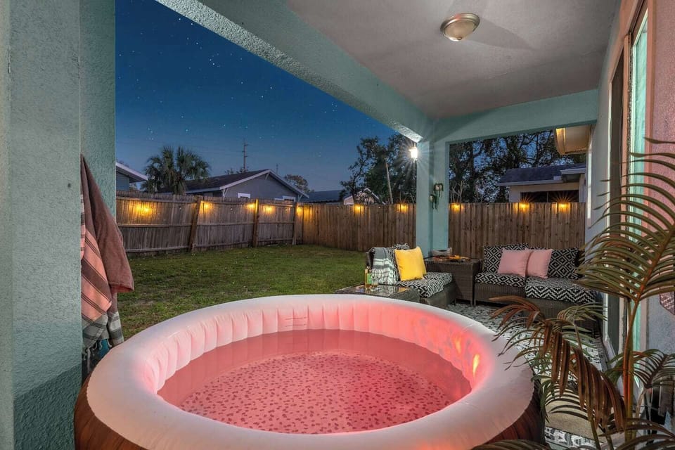 Enjoy an evening in the hot tub with some bubbly. Turkish towels are provided for the hot tub.