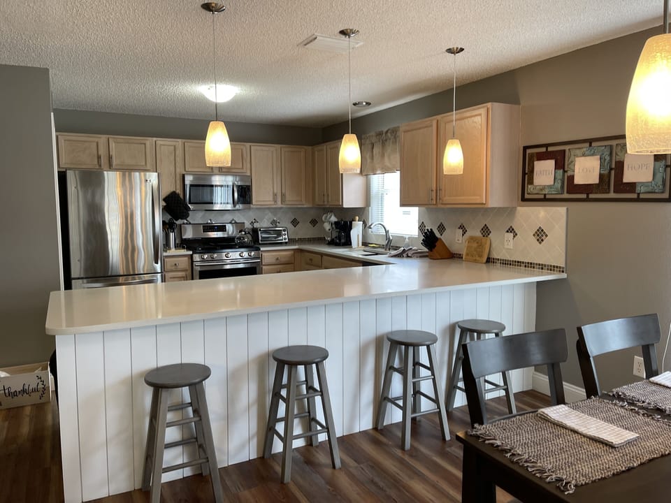 Bar area with quartz contertops