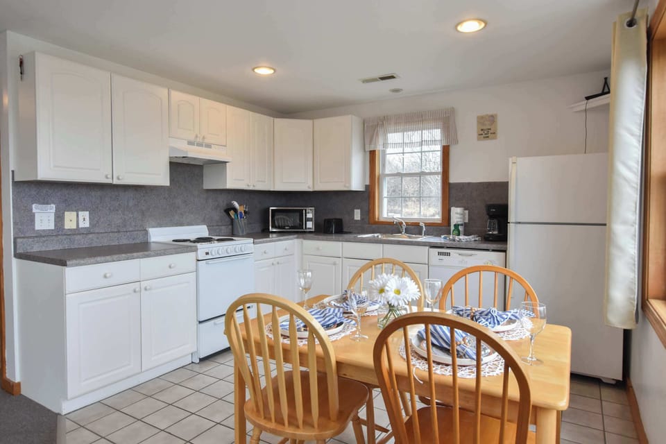 Eat in kitchen