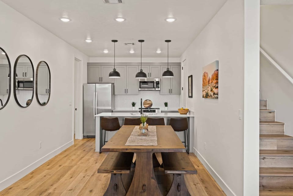 Condo, 3 Bedrooms | Private kitchen | Fridge, oven, coffee/tea maker, toaster