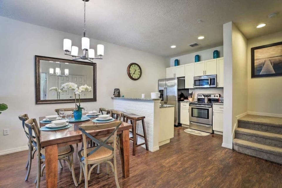 Open Spaces Family Dining Room
