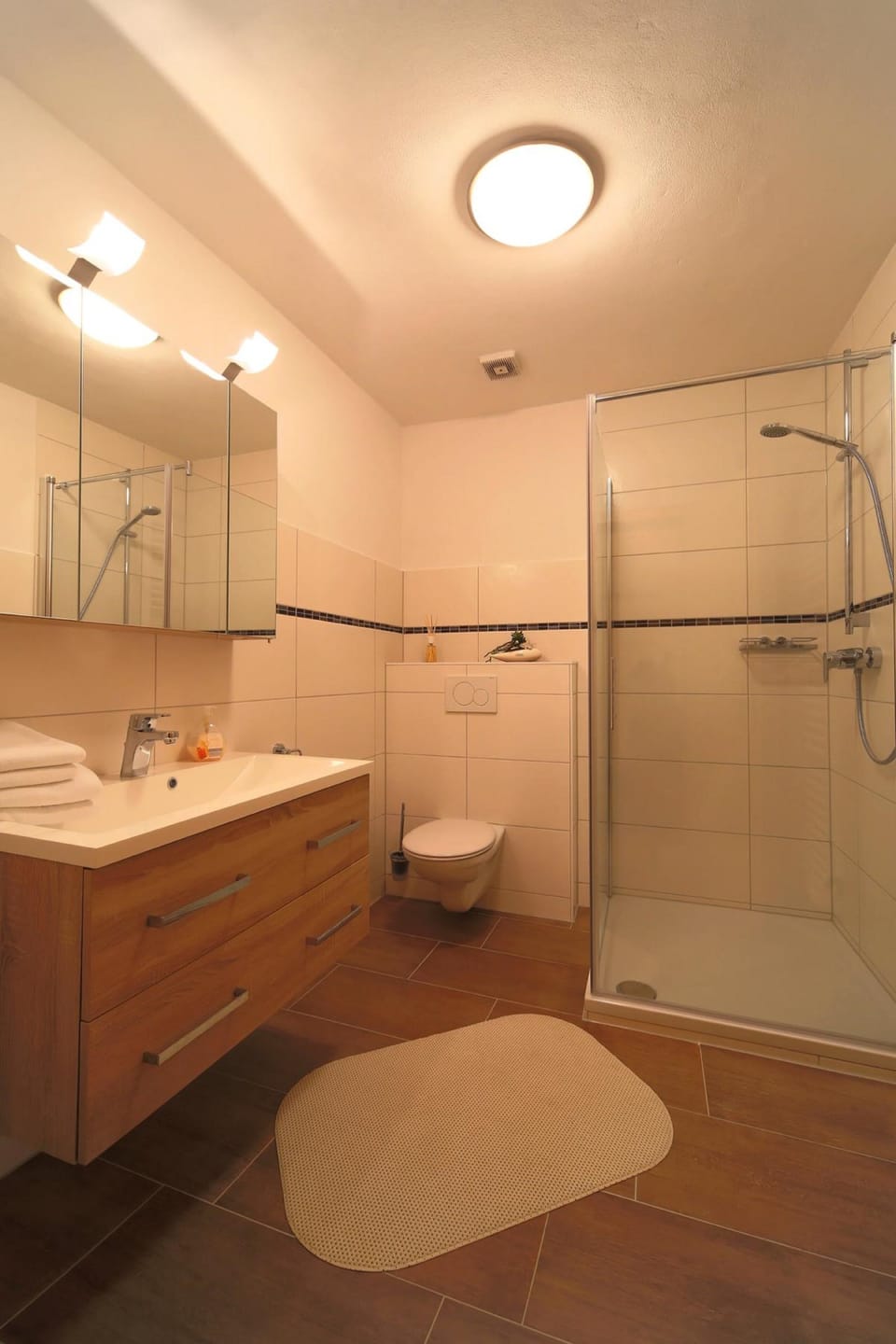 Double Room | Bathroom | Shower, towels, toilet paper