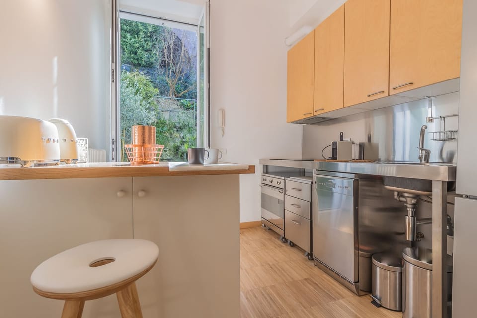 Comfort Apartment | Private kitchen | Fridge, oven, stovetop, dishwasher