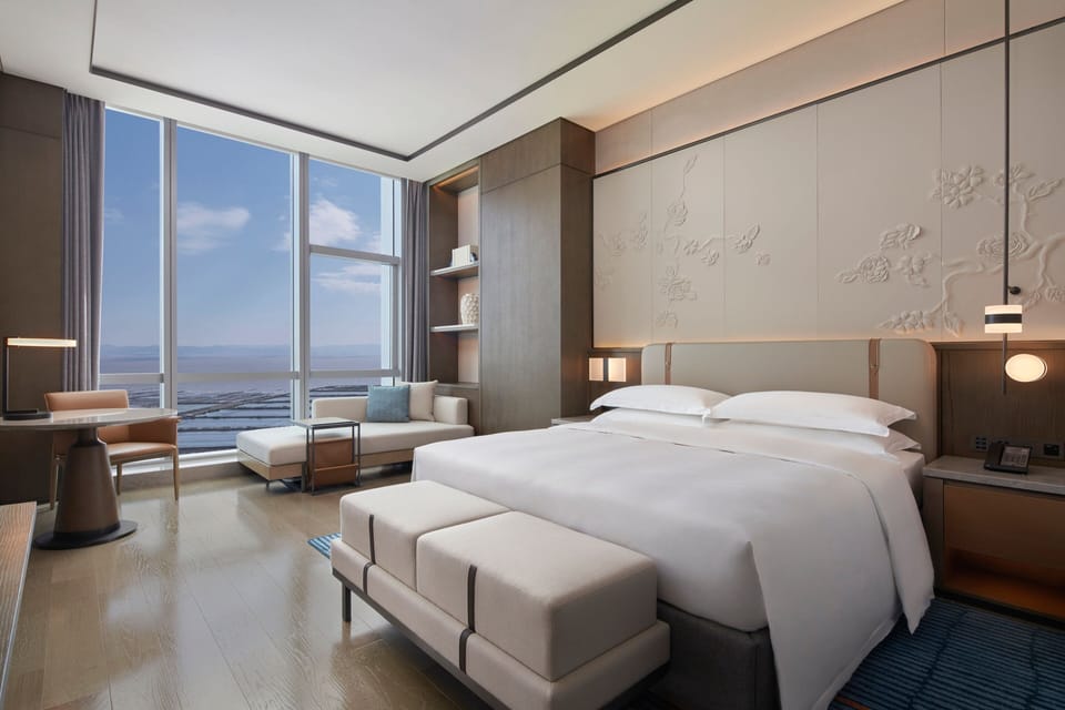 Executive Suite, 1 King Bed, City View | Minibar, in-room safe, desk, laptop workspace