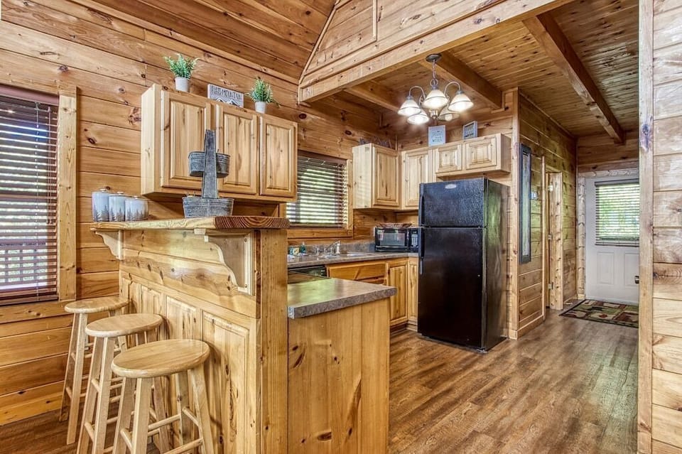 Goldilock's Cottage's fully equipped kitchen