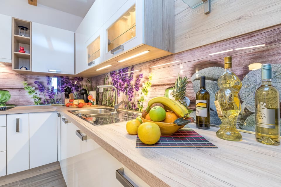 Family House, 2 Bedrooms, Fireplace, Mountainside (Holiday Home Kastav) | Private kitchen | Coffee/tea maker, stovetop, electric kettle, dining table