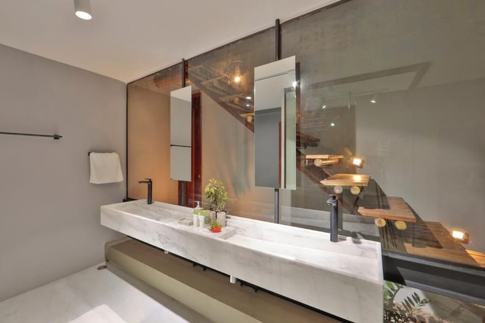 Luxury Bungalow | 1 bedroom, minibar, individually decorated, individually furnished