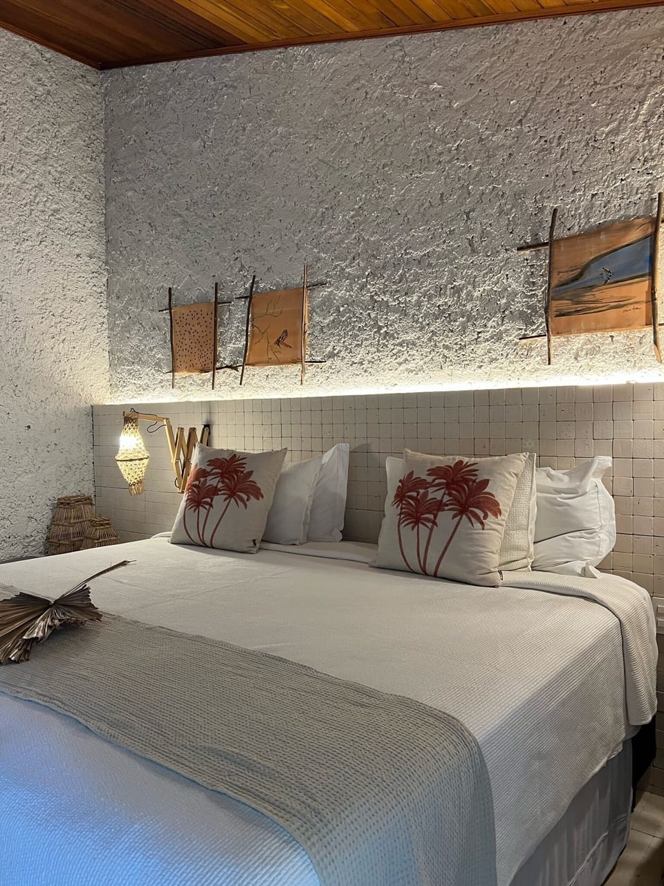 Comfort Suite | 1 bedroom, minibar, individually decorated, individually furnished