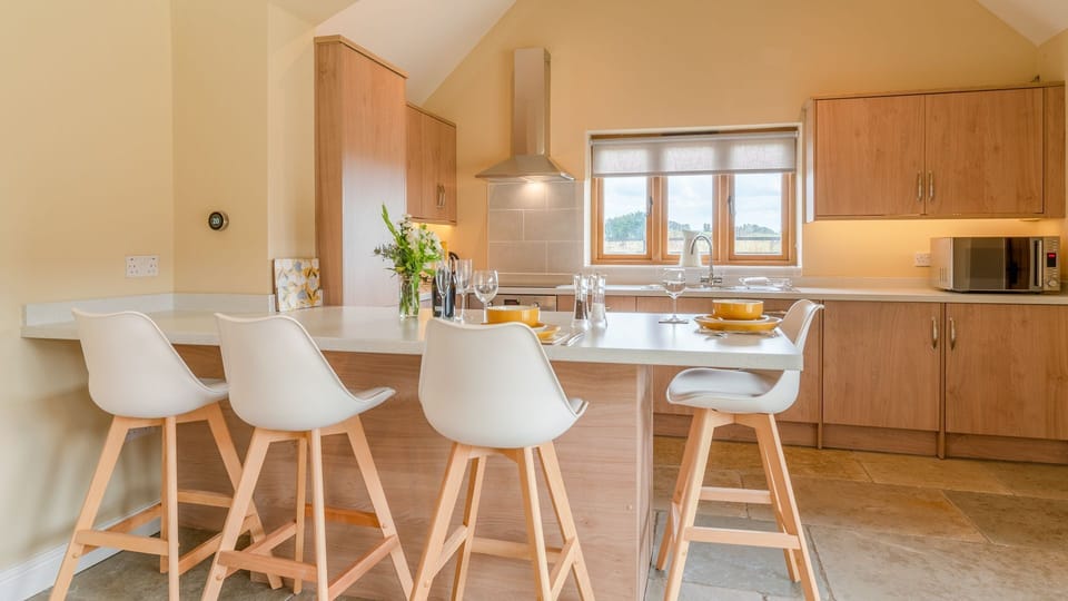 Dining/Kitchen Area, Swifts Retreat, Bolthole Retreats