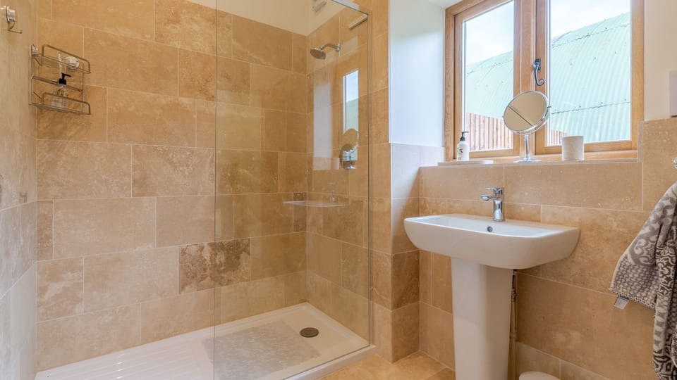 Shower Room, Swifts Retreat, Bolthole Retreats