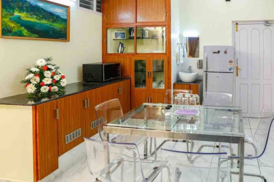 House, Multiple Beds | Private kitchen | Fridge, microwave, oven, stovetop