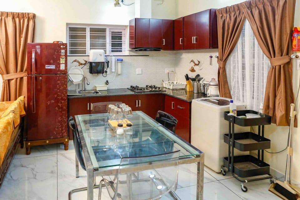 House, Multiple Beds | 7 bedrooms, iron/ironing board, free WiFi, bed sheets