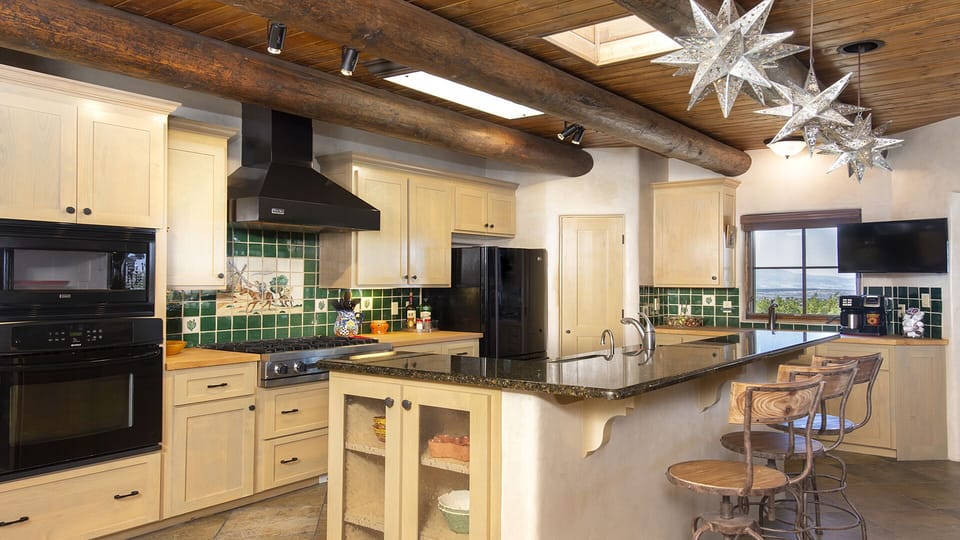 Gourmet fully equipped kitchen