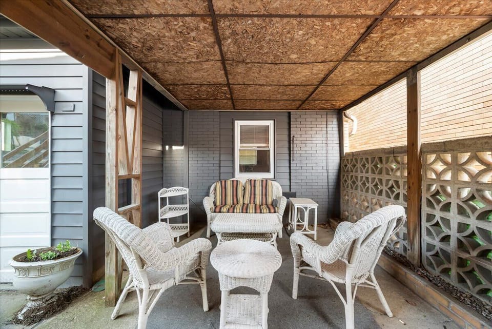 A cool covered patio to hang out!