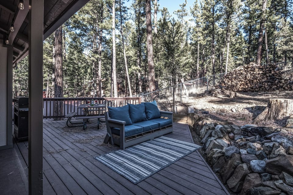 Studio (2 Bedrooms) | Property amenity